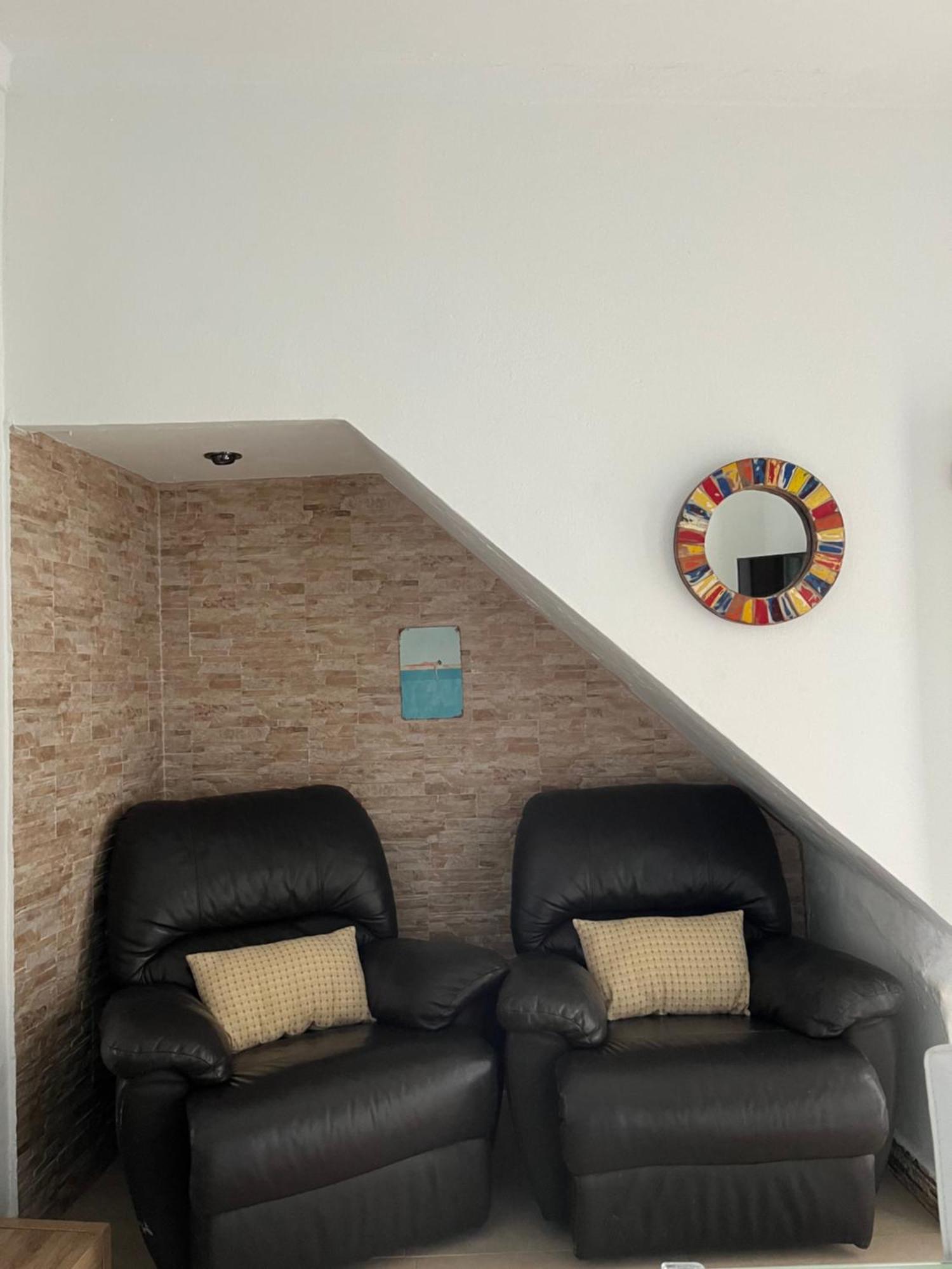 דירות קוניל דה לה פרונטרה Casa Jurel מראה חיצוני תמונה